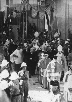 The Archbishop accompanied by the Metropolitan Chapter. Vicar general Emmanuel Galea is partially hidden in the centre row in front of the mare.