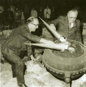 Dom Mintoff, then Prime Minister, and the late George Agius, then GWU general secretary, lighting up the torch on the Freedom Monument.