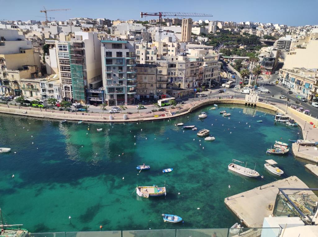 Spinola Bay