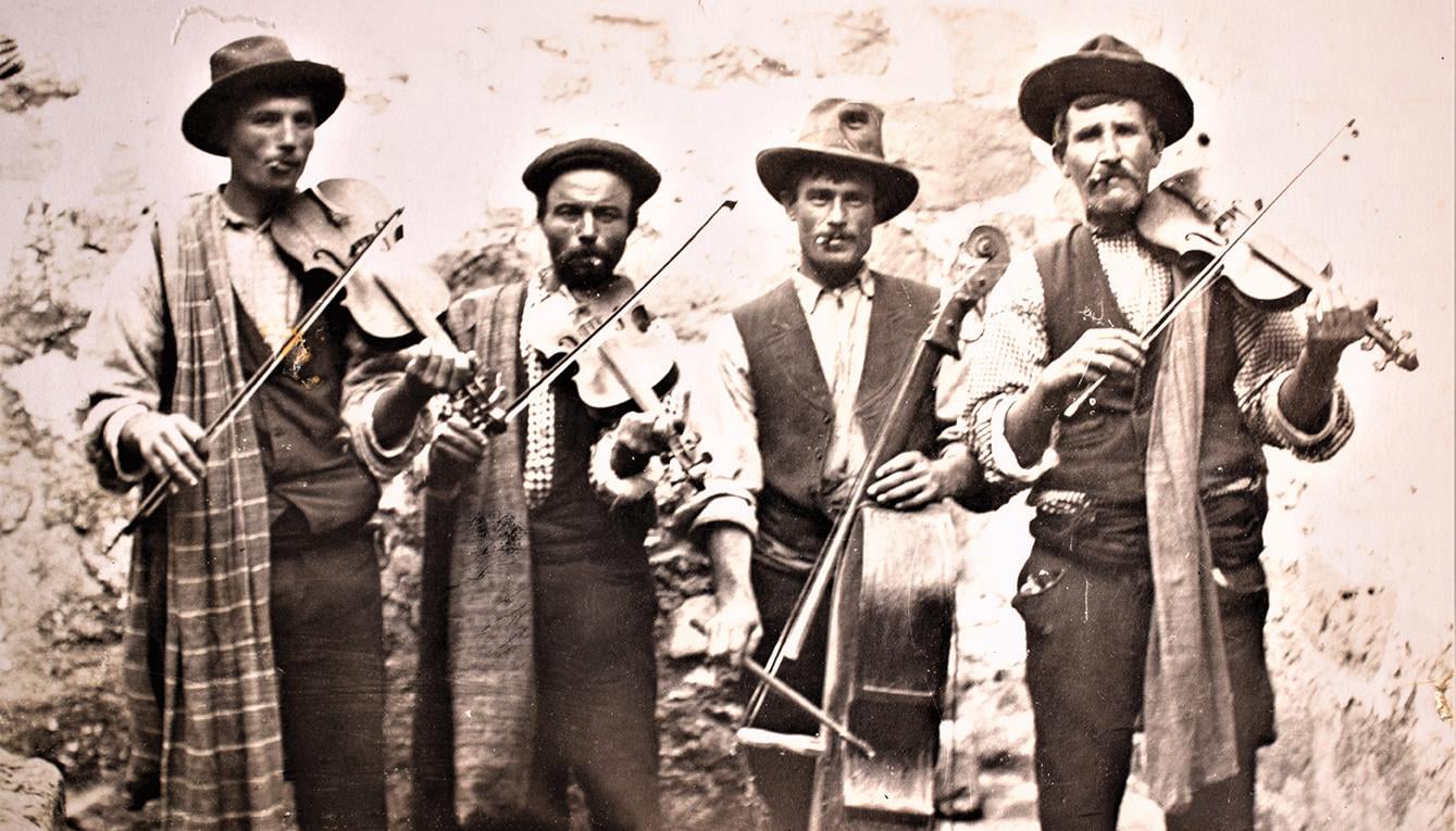 Popular Gozitan musicians known as Id-Dudi, 1910s.